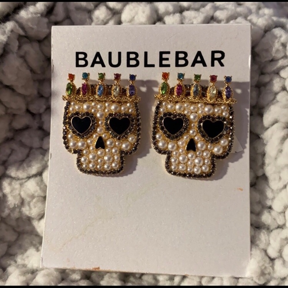 NEW! 2021 BaubleBar Halloween 2021 Skull with Rhinestone Earrings!